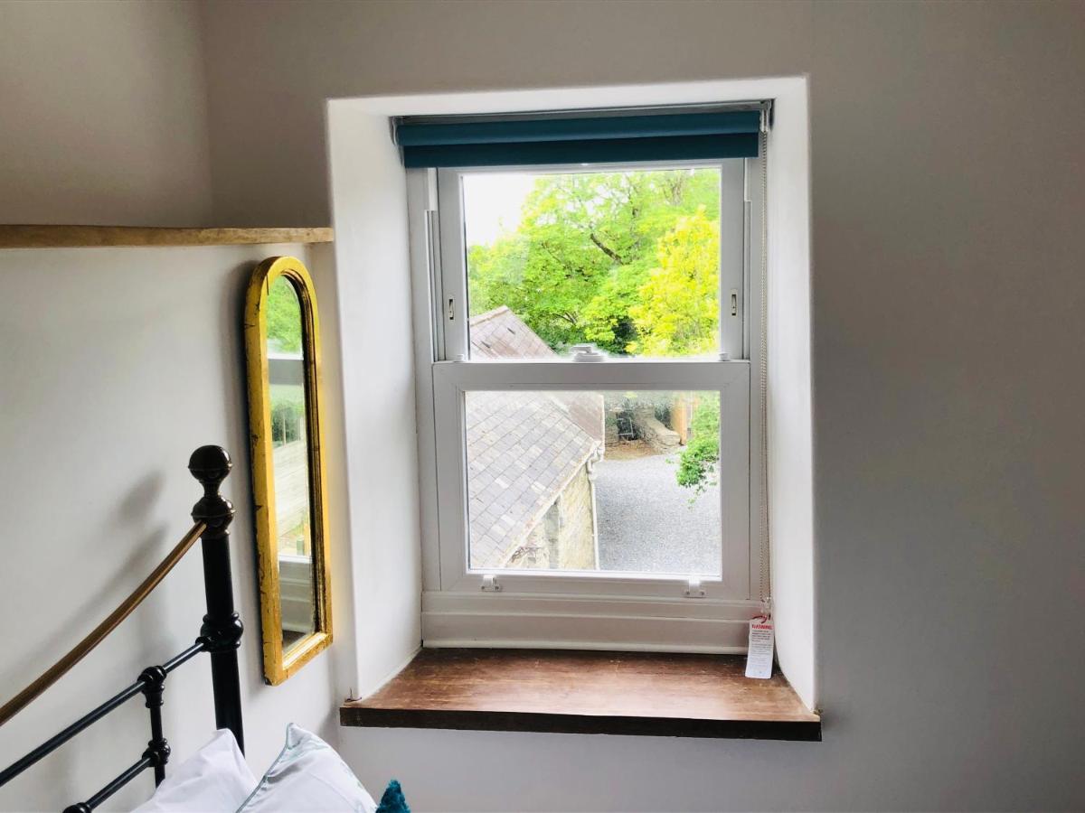 Mount Cottage Newcastle Emlyn Esterno foto