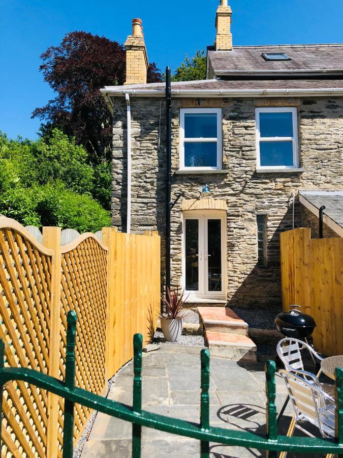 Mount Cottage Newcastle Emlyn Esterno foto